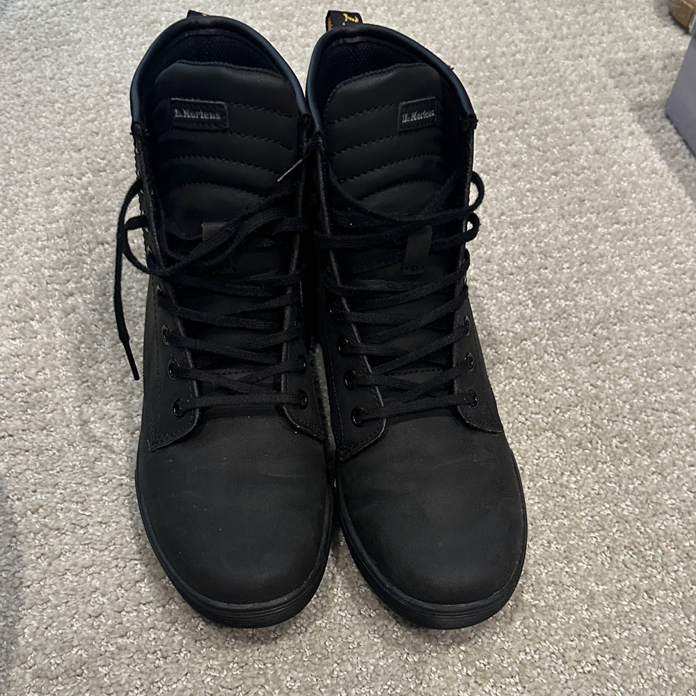 Dr. Martens Black Lace-Up women’s Sheridan Boots